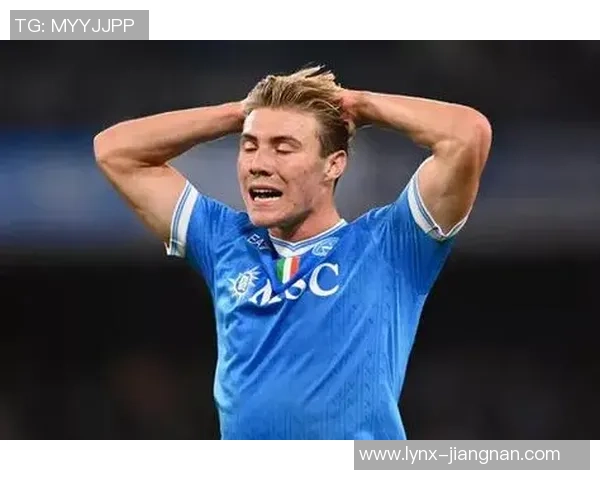 曼联锋线紧迫！谢什科伤退非洲杯抽血，冬窗紧迫寻枪